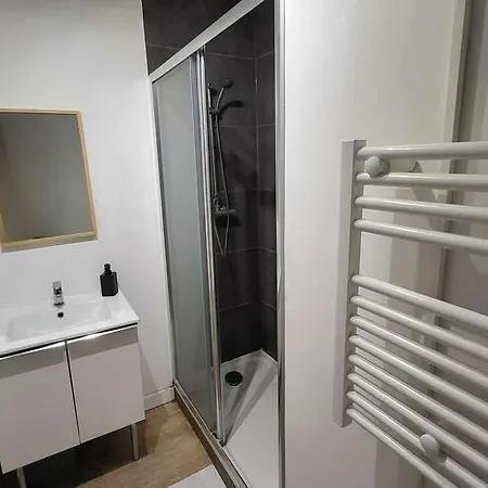 Homestay Privee Dans Partage - Calme Et Lumineux - Proche Bordeaux - Tram F- V1-1 *